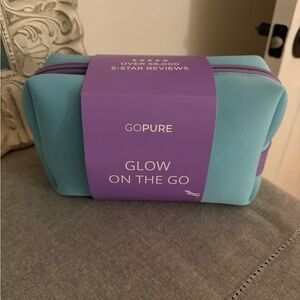 Go Pure Glow on the Go cosmetic travel case